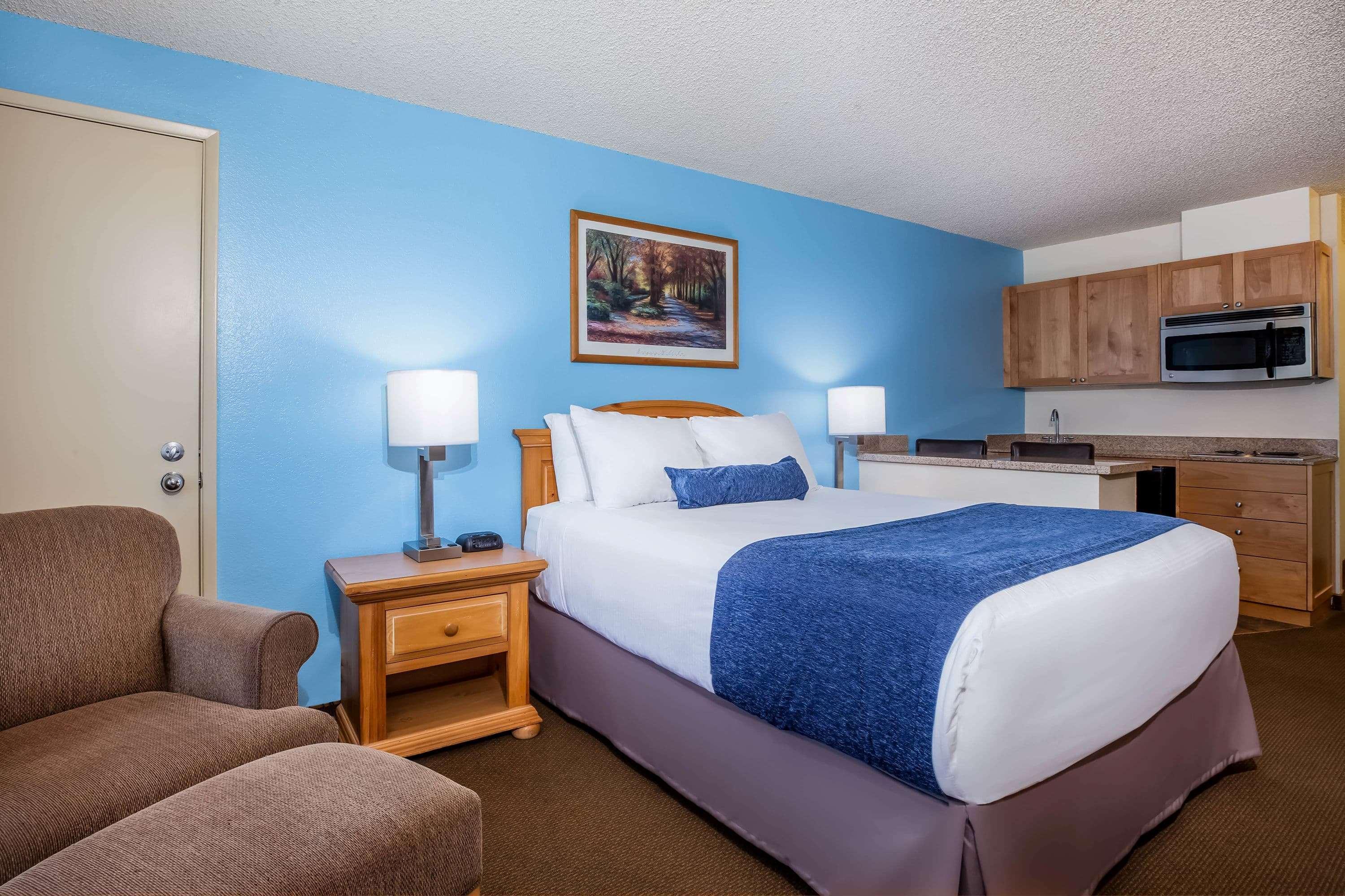 Baymont By Wyndham Yakima Riverfront Exterior photo