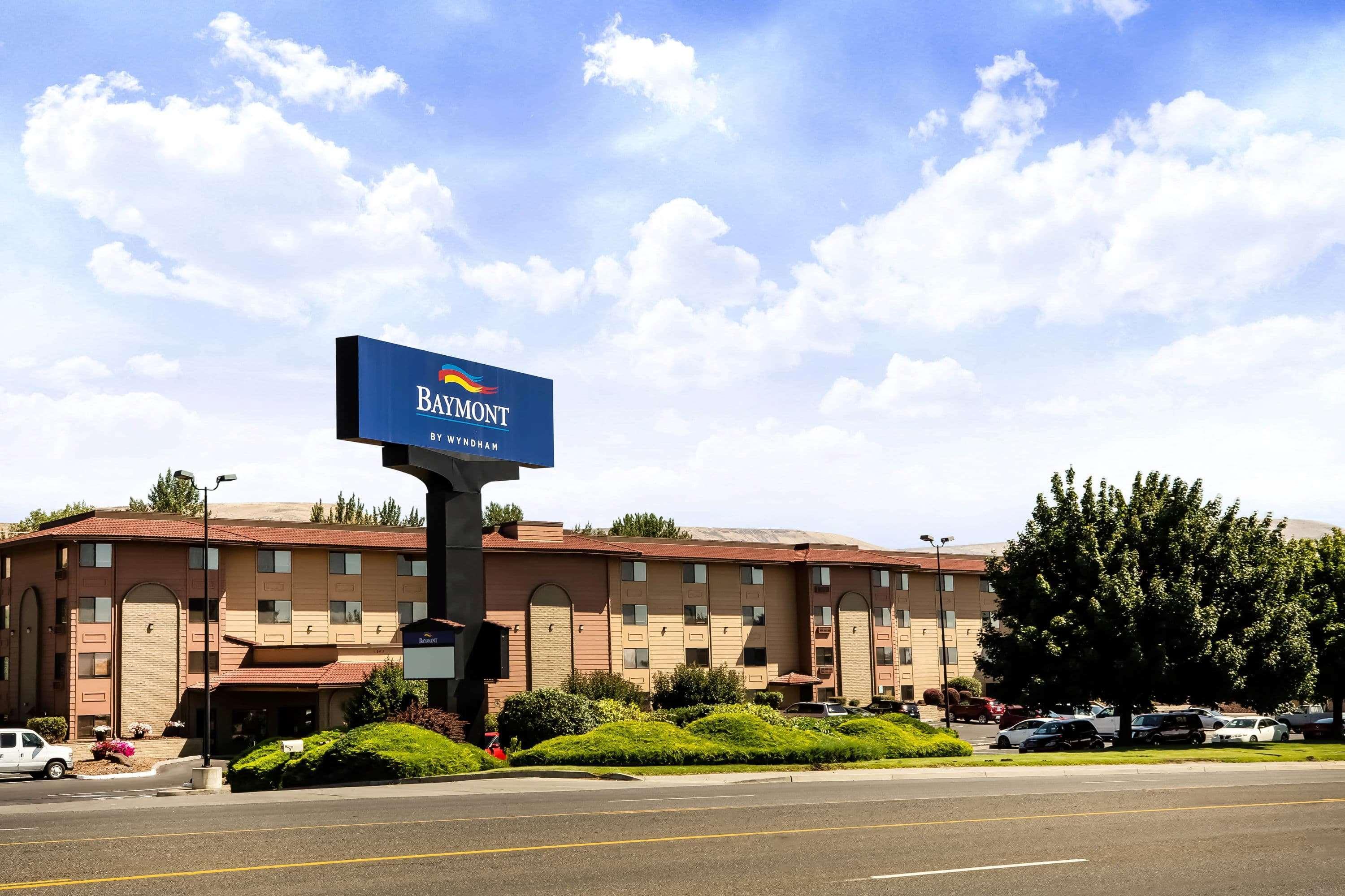 Baymont By Wyndham Yakima Riverfront Exterior photo