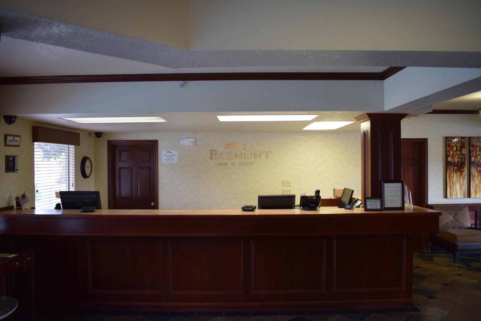 Baymont By Wyndham Yakima Riverfront Exterior photo
