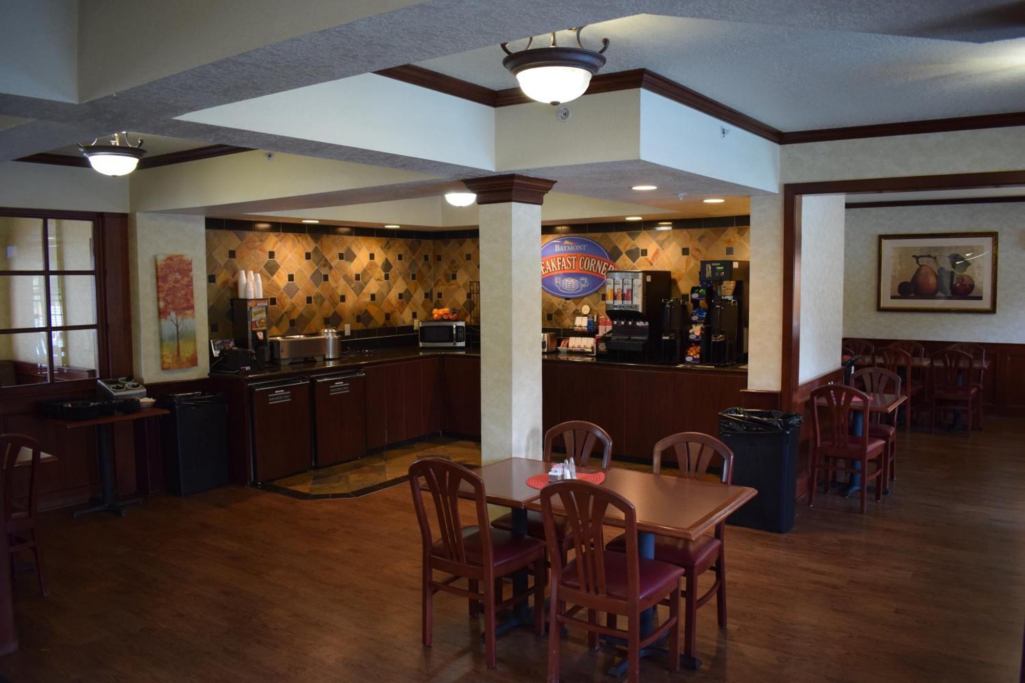 Baymont By Wyndham Yakima Riverfront Exterior photo