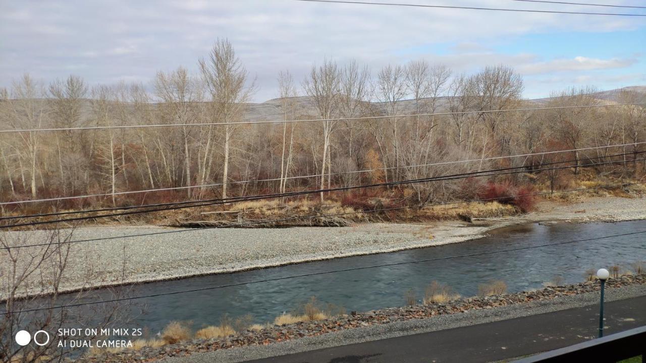 Baymont By Wyndham Yakima Riverfront Exterior photo