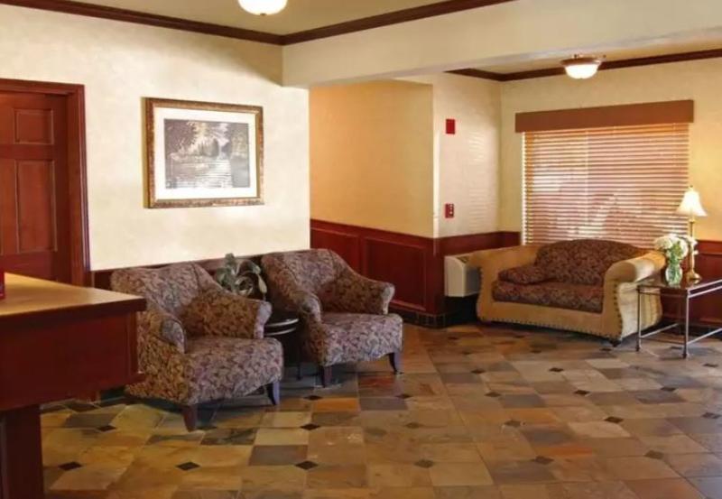 Baymont By Wyndham Yakima Riverfront Exterior photo